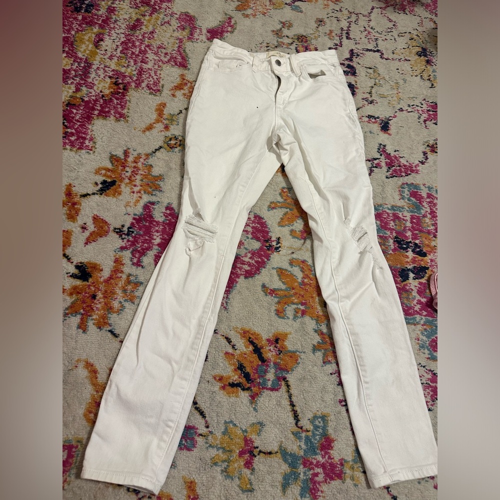 White skinny jeans